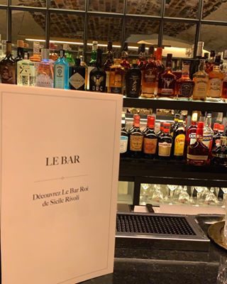 Fancy a Martini ? Gin tonic ? Negroni ? Classics or creation cocktail, let yourself relax 🍸✨