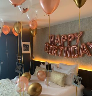 Wednesday celebration in ROI DE SICILE Rivoli 🎉💫 #happy #birthday #paris #hotel #roidesicilerivoli #roidesicilecollection