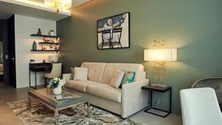Do you know the 7 mistakes games ? Let’s see if you can see the difference between our two Prestige livingrooms ! Different atmosphere, decoration and set up but same comfort !
#apartments #hotel #paris #livingroom #prestige #balcony #decoration # comfort #roidesicilecollection #roidesicilerivoli #luxuryhotel